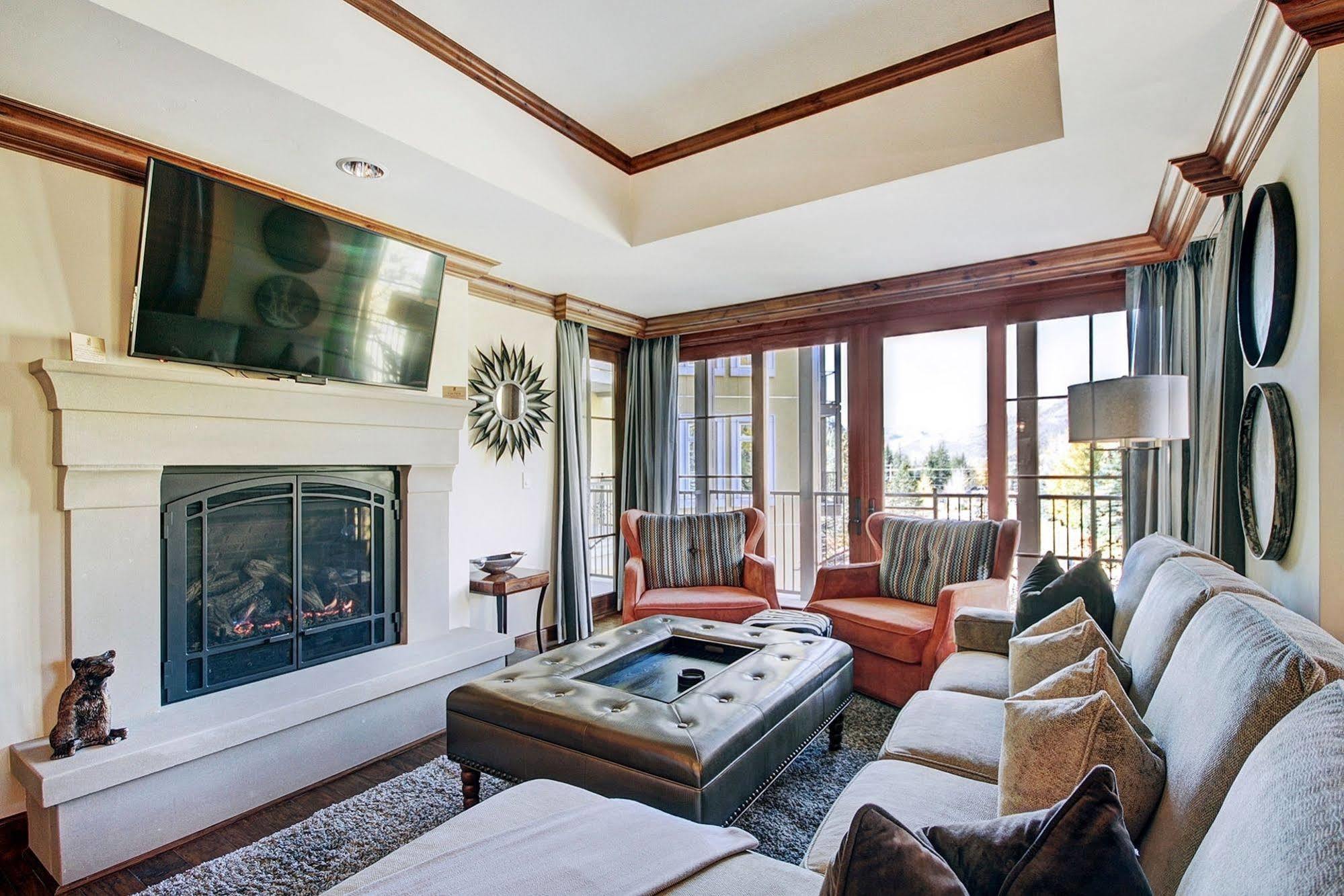 Legendary Lodging At The Ritz Vail Exterior foto